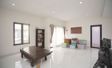 Rumah Modern 2 Lt Dekat Tol Pondok Gede Timur 2 Hadap Timur J-25781