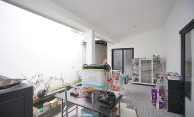 Rumah Modern 2 Lt Dekat Tol Pondok Gede Timur 2 Hadap Timur J-25781