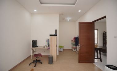 Rumah Modern 2 Lt Dekat Tol Pondok Gede Timur 2 Hadap Timur J-25781