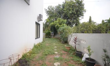 Rumah Modern 2 Lt Dekat Tol Pondok Gede Timur 2 Hadap Timur J-25781