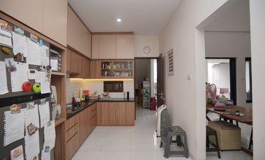 Rumah Modern 2 Lt Dekat Tol Pondok Gede Timur 2 Hadap Timur J-25781