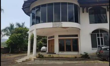 Murah, Mainroad Dago, Bandung Utara. Rumah Luas di Kota Bandung