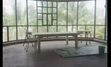 Murah, Mainroad Dago, Bandung Utara. Rumah Luas di Kota Bandung