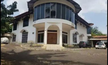 Murah, Mainroad Dago, Bandung Utara. Rumah Luas di Kota Bandung