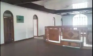 Murah, Mainroad Dago, Bandung Utara. Rumah Luas di Kota Bandung