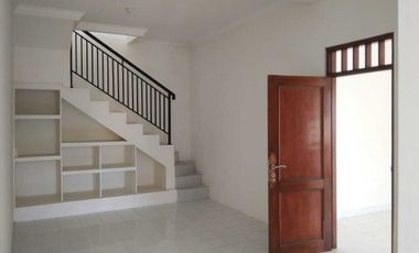 Dijual Rumah 3setengah lantai di Hook BNR
