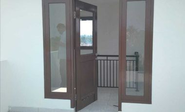 Dijual Rumah 3setengah lantai di Hook BNR