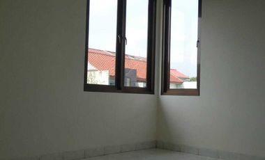 Dijual Rumah 3setengah lantai di Hook BNR