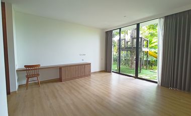 Rumah Style villa 4BR - 490SQM - 9,1 Milliar/Nego di Renon