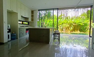 Rumah Style villa 4BR - 490SQM - 9,1 Milliar/Nego di Renon