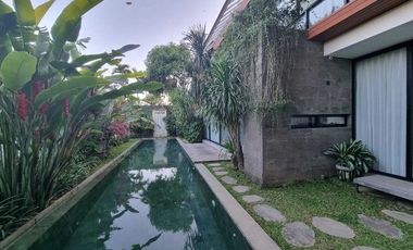 SHM 5,5 Milliar Rumah Style Villa di Renon dengan View Sawah