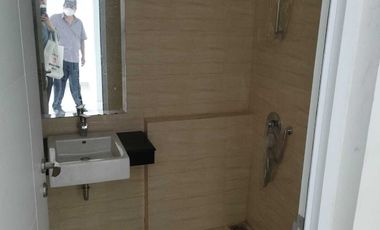 Disewakan Rumah Ada AC di Cluster Amerika Latin Green Lake City