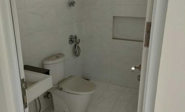 Disewakan Rumah Ada AC di Cluster Amerika Latin Green Lake City