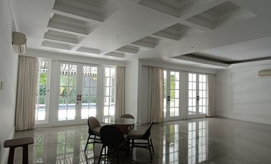 Disewakan Rumah American Style, Kolam Renang dan Asri di Kemang