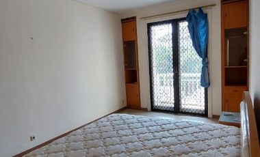 disewakan rumah central park mulyosari