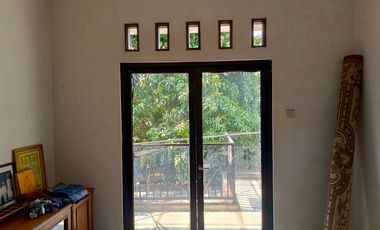 Dijual Rumah Asri 2 Lt 15 Menit ke Grand Galaxy Park Siap Huni J-25495