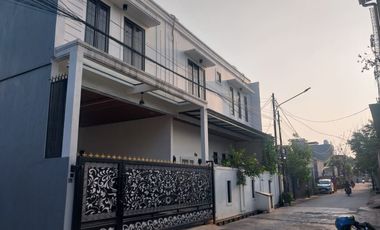 Rumah LT 240 Hadap Utara 15 Mnt ke Pintu Tol Bekasi Barat 1 J-34091