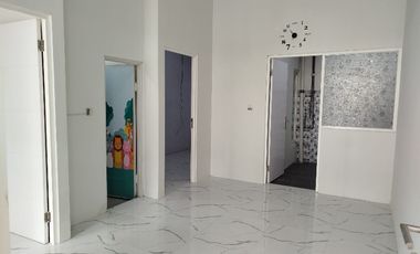 Dijual Cepat Rumah Dalam Cluster 1 Lantai Murah Menganti