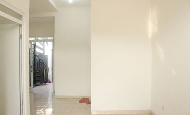Rumah Siap Huni Hadap Selatan 6 Menit ke RSU Hermina Depok J-23948