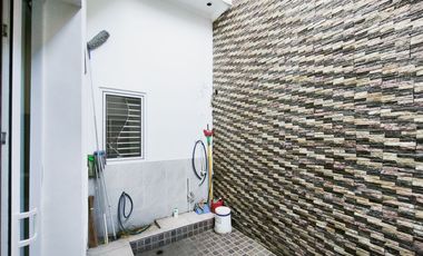 Rumah SHM Luas dekat Gerbang Tol Jati Warna Siap KPR J-33942