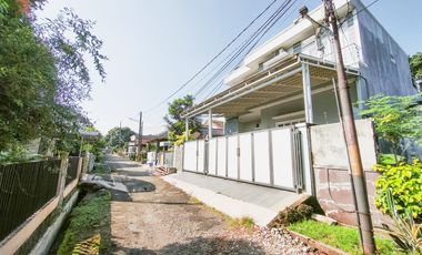 Rumah SHM Luas dekat Gerbang Tol Jati Warna Siap KPR J-33942