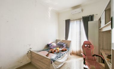 Rumah SHM Luas dekat Gerbang Tol Jati Warna Siap KPR J-33942