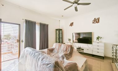 Rumah SHM Luas dekat Gerbang Tol Jati Warna Siap KPR J-33942