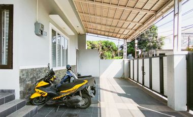 Rumah SHM Luas dekat Gerbang Tol Jati Warna Siap KPR J-33942