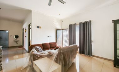 Rumah SHM Luas dekat Gerbang Tol Jati Warna Siap KPR J-33942