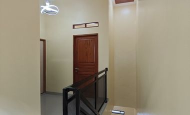 Rumah 10 Mnt ke Mall Summarecon Bekasi SHM Dibantu KPR J-34409