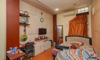 Rumah Nego 5 Kamar Tidur 15 Menit ke Living Plaza Jababeka Siap KPR J-24765