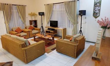 Villa Terawat Di Komplek Villa Lembang Asri