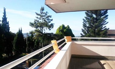 Villa Terawat Di Komplek Villa Lembang Asri