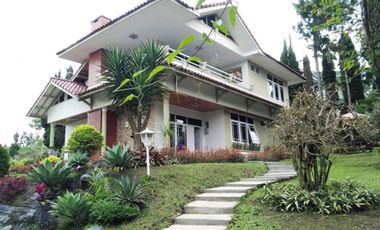 Villa Terawat Di Komplek Villa Lembang Asri