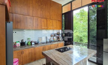 Dijual Vila & Resto Exclusive dengan View Sawah dan Sungai di BWI