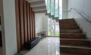 Rumah luas 777m private pool & full furnished dekat bandara S