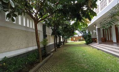Rumah luas 777m private pool & full furnished dekat bandara S