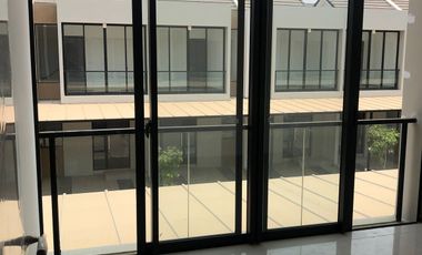 DISEWA RUMAH MILENIAL EXTENSION PIK 2 4.5x10 KOSONGAN BAGUS SIAP HUNI