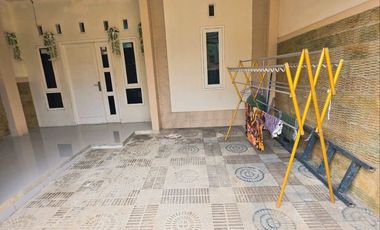 Rumah Dijual Cepat 2 Lantai hanya 3 menit ke Superindo Ciaul Sukabumi