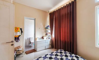 Rumah Strategis 10 Menit ke Stasiun Serpong 3 KT Harga Nego J-28224