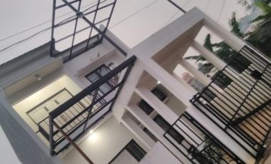 JUAL RUMAH  TINGKAT  MINIMALIS  GNSINDUR