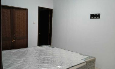 FOR RENT RUMAH MINIMALIS 2LT FURNISHED LOKASI STARTEGIS RENON