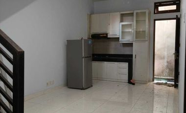 FOR RENT RUMAH MINIMALIS 2LT FURNISHED LOKASI STARTEGIS RENON