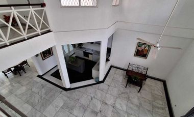 Dijual Rumah Asri - HOEK Di Cinere   2 lantai