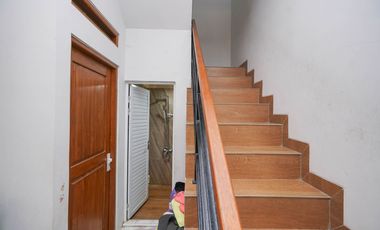 Rumah 2 Lantai Dekat Stasiun Cikarang Bebas Banjir Siap Huni J-24547