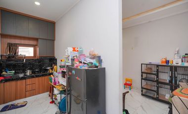 Rumah 2 Lantai Dekat Stasiun Cikarang Bebas Banjir Siap Huni J-24547