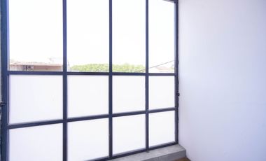 Rumah 2 Lantai Dekat Stasiun Cikarang Bebas Banjir Siap Huni J-24547