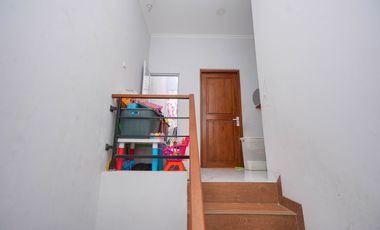 Rumah 2 Lantai Dekat Stasiun Cikarang Bebas Banjir Siap Huni J-24547