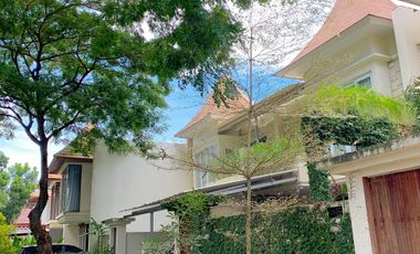 Rumah di kompleks elit Mutiara Boutique