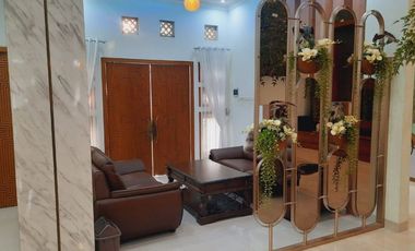 rumah mewah bonus furnish plus kolam renang